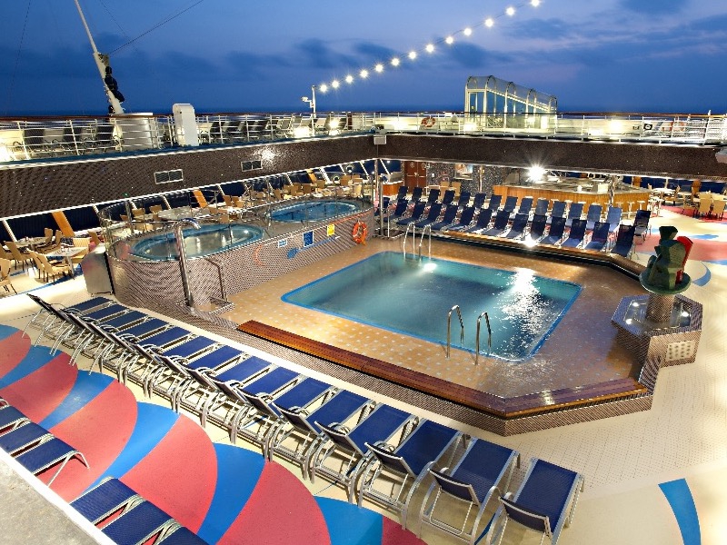CCL Carnival Croisière Conquest Piscine
