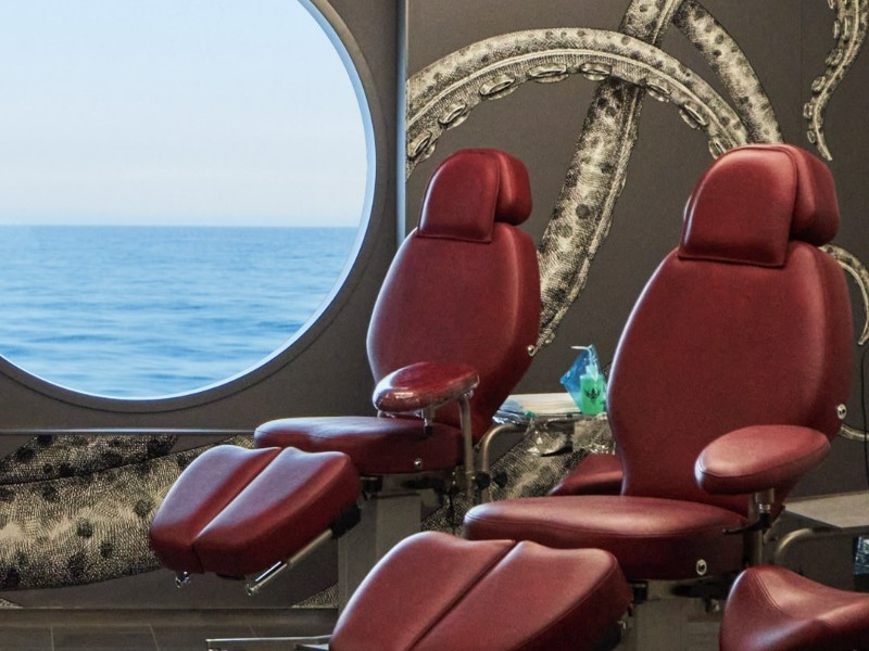 Croisière Virgin Voyages Salon de tatouage